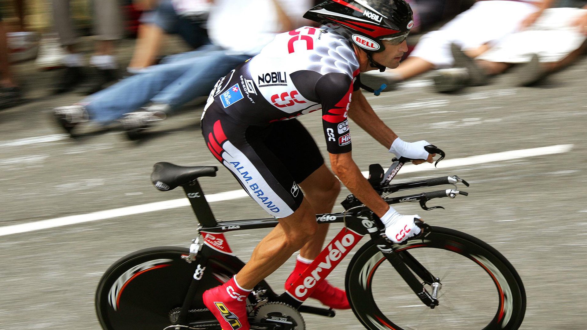 _科技引领的全民跑步：穿越虚拟世界的挑战_，虚拟现实跑步